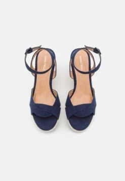 Anna Field Sandali Con Zeppa - Dark Blue 11 Anna Field Sandali Con Zeppa - Dark Blue -Anna Field Negozio c43f8d20b6c34f169f7eda00901a6c31